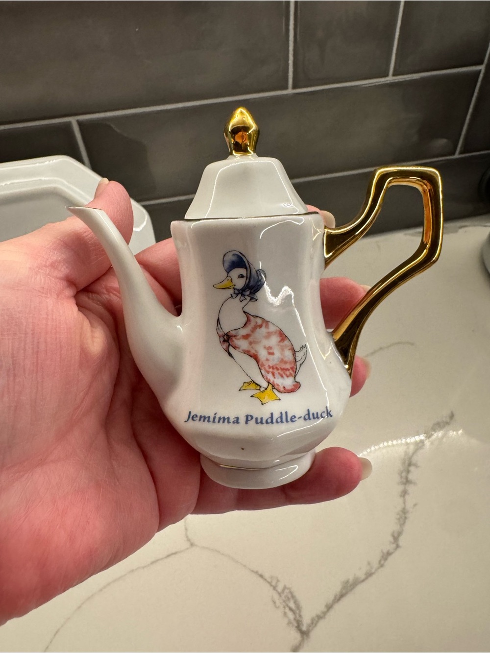 Jemima Puddle-Duck Miniature Porcelain Tea Set - Picture 2 of 9